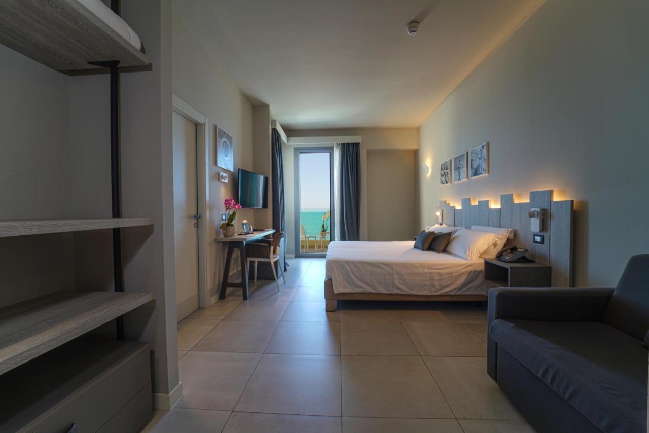 Triple Room Sea View